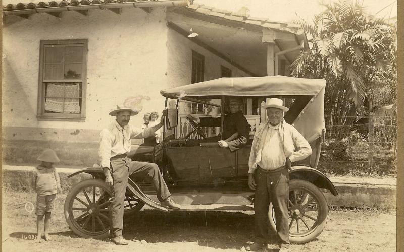 Foto auto antiguo