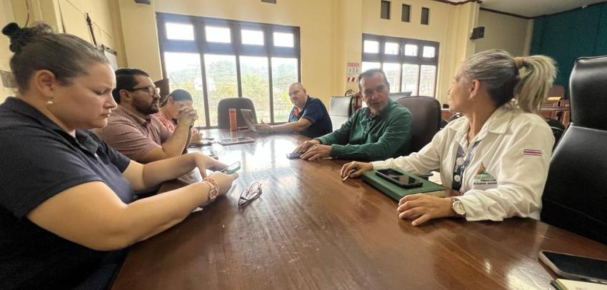 Reunión en municipalidad de Alajuelita 